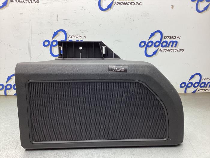 Używane Subwoofer Volkswagen Beetle (16AE) 1.4 TSI 16V Cena € 200,00 Procedura marży oferowane przez Gebr Opdam B.V.