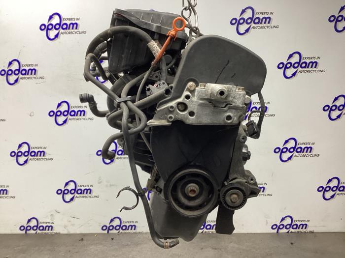 Motor van een Volkswagen Golf VI (5K1) 1.4 16V 2012
