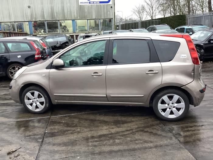 Używane Próg lewy Nissan Note (E11) 1.4 16V Cena na żądanie oferowane przez Gebr Opdam B.V.