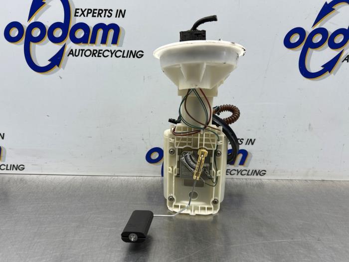 Begagnade Bensinpump BMW Mini (R50/53) 1.6 16V Cooper Pris € 75,00 Marginaltabell erbjuds av Gebr Opdam B.V.