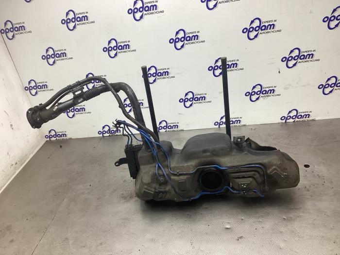 Begagnade Tank Ford Ka II 1.2 Pris € 100,00 Marginaltabell erbjuds av Gebr Opdam B.V.