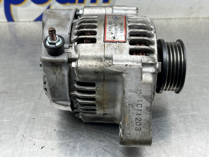 Begagnade Dynamo Daihatsu Cuore (L251/271/276) 1.0 12V DVVT Pris € 75,00 Marginaltabell erbjuds av Gebr Opdam B.V.