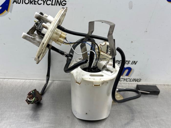 Begagnade Bensinpump Saab 9-3 I (YS3D) 2.0,S 16V Pris € 75,00 Marginaltabell erbjuds av Gebr Opdam B.V.