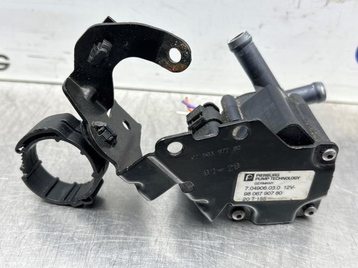 Begagnade Extra vattenpump Citroen C4 Grand Picasso (UA) 1.6 16V THP 155 Pris € 40,00 Marginaltabell erbjuds av Gebr Opdam B.V.
