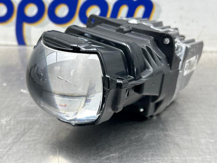 Używane Modułowy reflektor LED Volkswagen T-Roc I 1.5 TSI 16V Cena € 150,00 Procedura marży oferowane przez Gebr Opdam B.V.