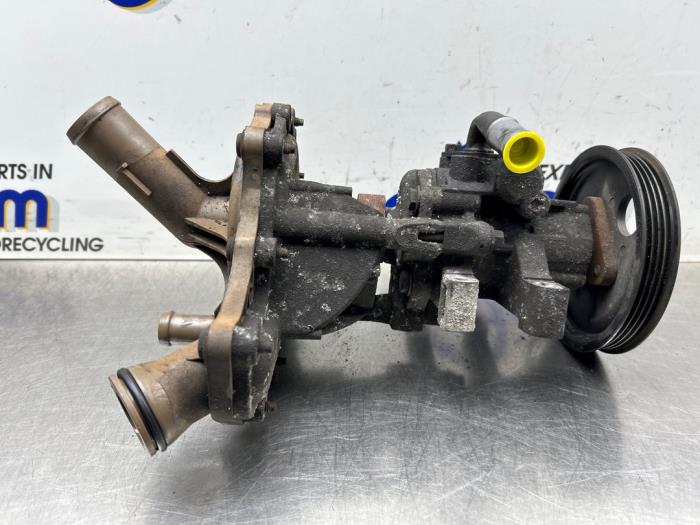 Usagé Pompe de direction Ford Transit 2.2 TDCi 16V Prix € 100,00 Règlement à la marge proposé par Gebr Opdam B.V.
