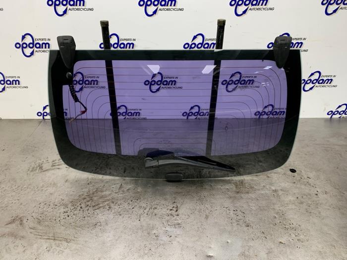 Usados Ventanilla detrás Citroen C1 1.0 12V Precio € 125,00 Norma de margen ofrecido por Gebr Opdam B.V.
