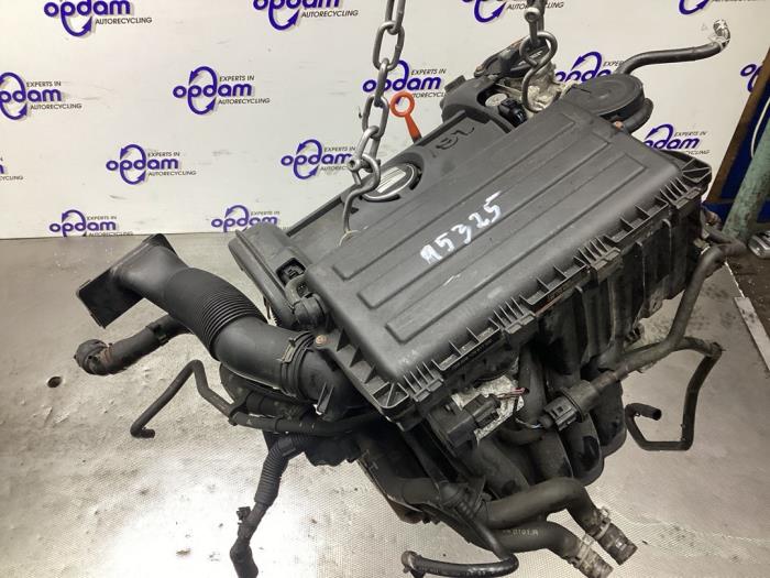 Motor van een Seat Ibiza III (6L1) 1.6 16V 2007