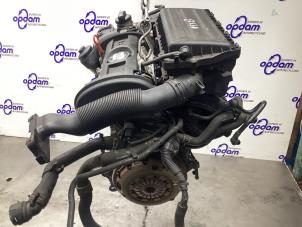 Motor van een Seat Ibiza III (6L1) 1.6 16V 2007