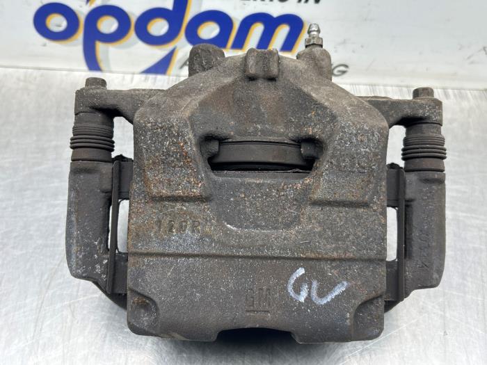 Gebrauchte Bremszange links vorne Opel Astra J Sports Tourer (PD8/PE8/PF8) 1.7 CDTi 16V Preis € 50,00 Margenregelung angeboten von Gebr Opdam B.V.