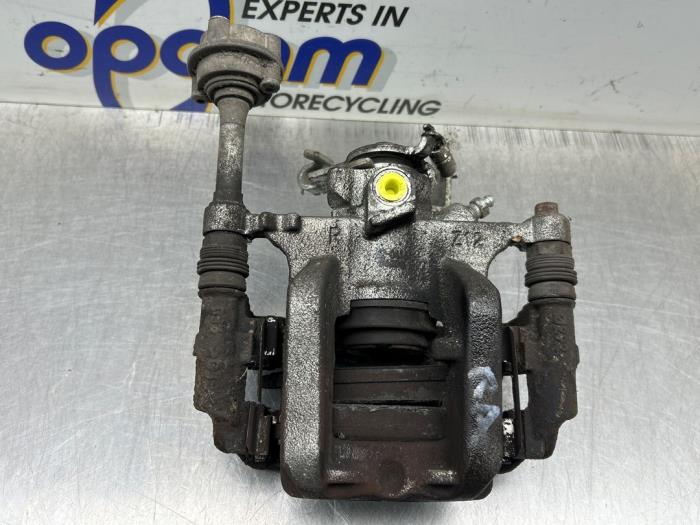 Gebrauchte Bremszange rechts hinten Opel Astra J Sports Tourer (PD8/PE8/PF8) 1.7 CDTi 16V Preis € 70,00 Margenregelung angeboten von Gebr Opdam B.V.