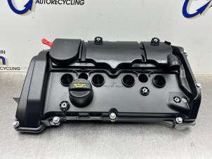 Ventildeckel van een Peugeot 5008 II (M4/MC/MJ/MR) 1.6 16V PureTech 180 2018