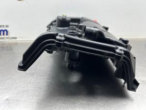Ventildeckel van een Peugeot 5008 II (M4/MC/MJ/MR) 1.6 16V PureTech 180 2018