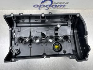 Ventildeckel van een Peugeot 3008 II (M4/MC/MJ/MR) 1.6 16V PureTech 180 2019