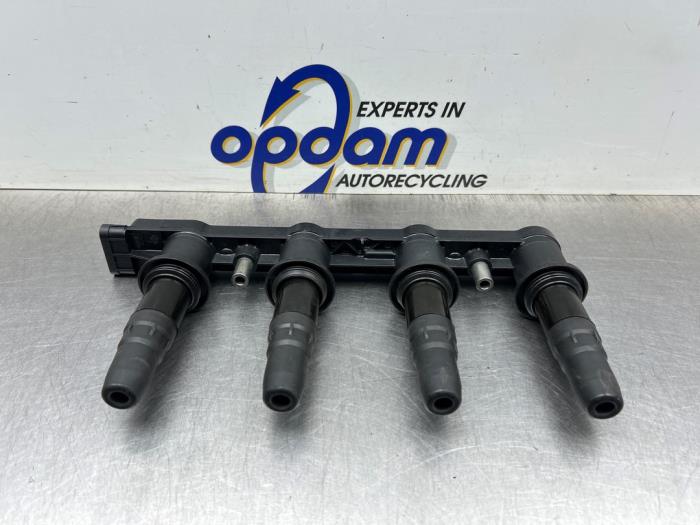 Usagé Bobine Opel Astra J Sports Tourer (PD8/PE8/PF8) 1.6 16V Prix € 60,00 Règlement à la marge proposé par Gebr Opdam B.V.