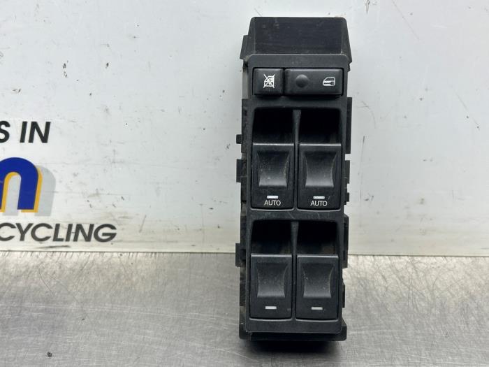Usados Interruptor de ventanilla eléctrica Chrysler 300 C 3.0 CRD V6 24V Precio € 50,00 Norma de margen ofrecido por Gebr Opdam B.V.
