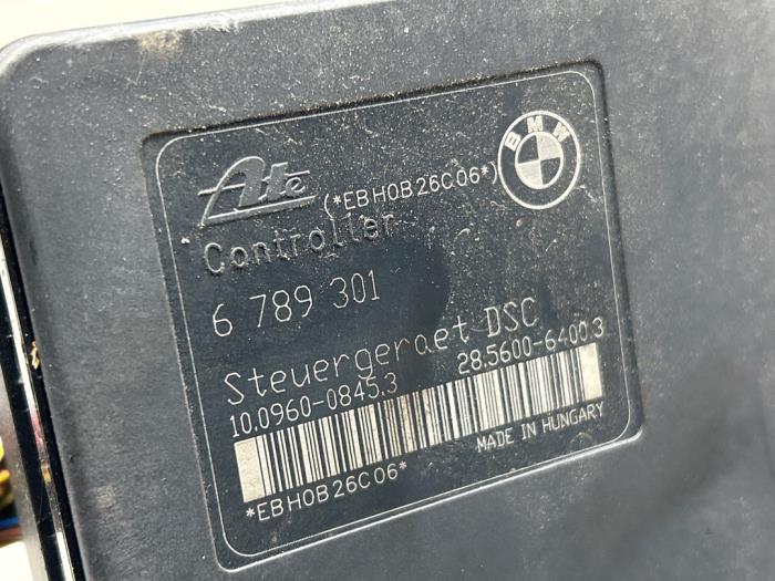 Bloc ABS d'un BMW 3 serie Touring (E91) 318i 16V 2010