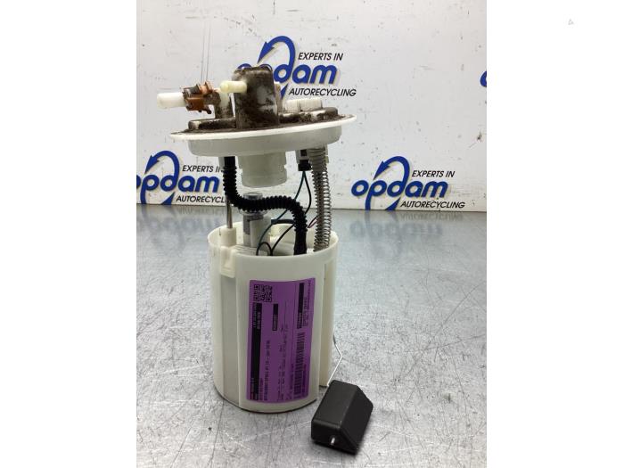Begagnade Bensinpump Mitsubishi Space Star (A0) 1.0 12V Pris € 50,00 Marginaltabell erbjuds av Gebr Opdam B.V.