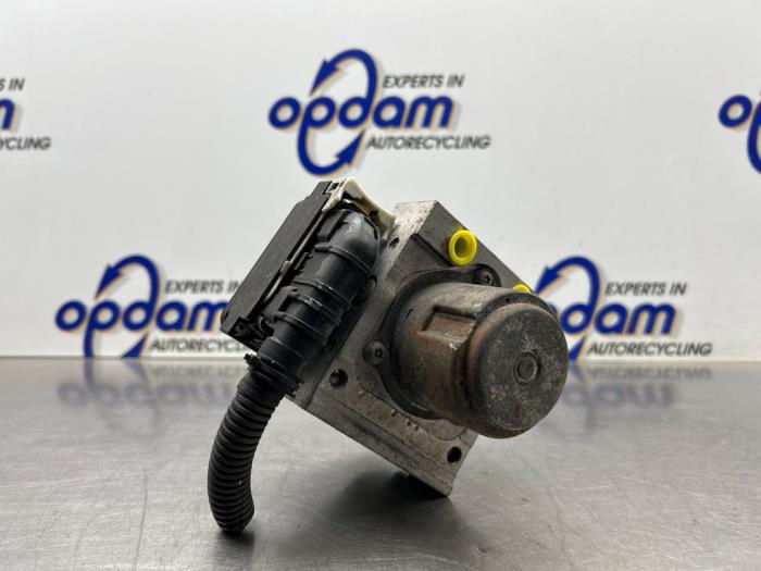 Usagé Bloc ABS Honda Jazz (GE6/GE8/GG/GP) 1.2 VTEC 16V Prix € 150,00 Règlement à la marge proposé par Gebr Opdam B.V.