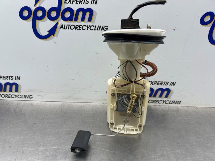 Begagnade Bensinpump BMW Mini (R50/53) 1.6 16V Cooper Pris € 75,00 Marginaltabell erbjuds av Gebr Opdam B.V.