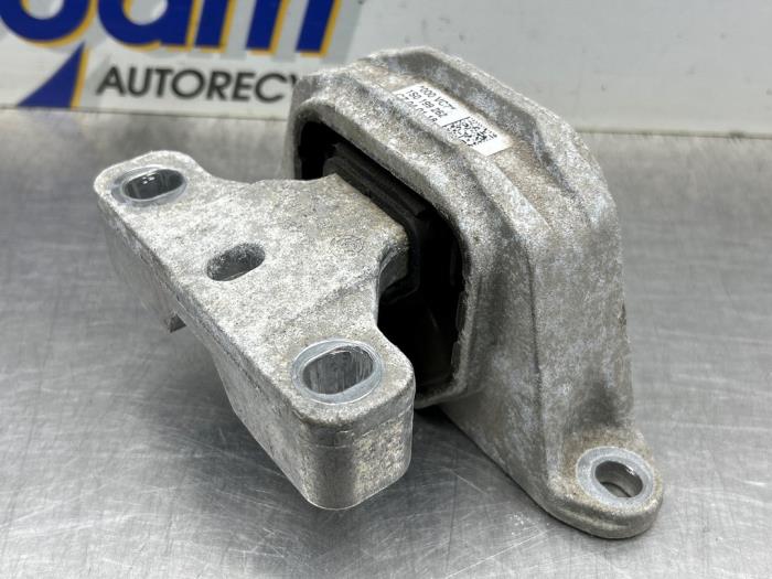 Usagé Support moteur Volkswagen Up! (121) 1.0 12V 60 Prix € 25,00 Règlement à la marge proposé par Gebr Opdam B.V.
