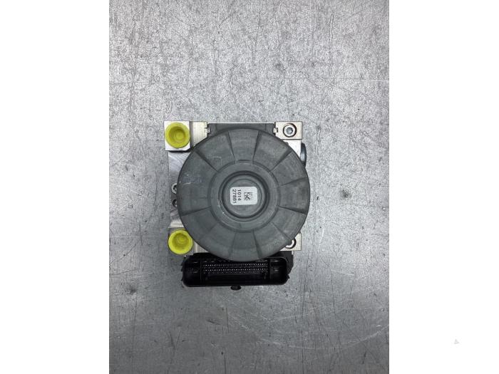 Używane Pompa ABS BMW 3 serie (G20) 320d 2.0 TwinPower Turbo 16V Cena € 300,00 Procedura marży oferowane przez Gebr Opdam B.V.
