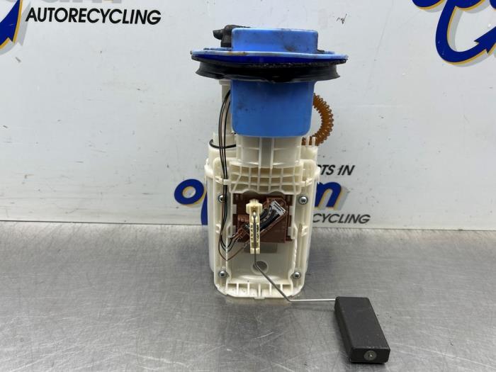 Usagé Pompe essence Volkswagen Golf V (1K1) 1.6 FSI 16V Prix € 60,00 Règlement à la marge proposé par Gebr Opdam B.V.