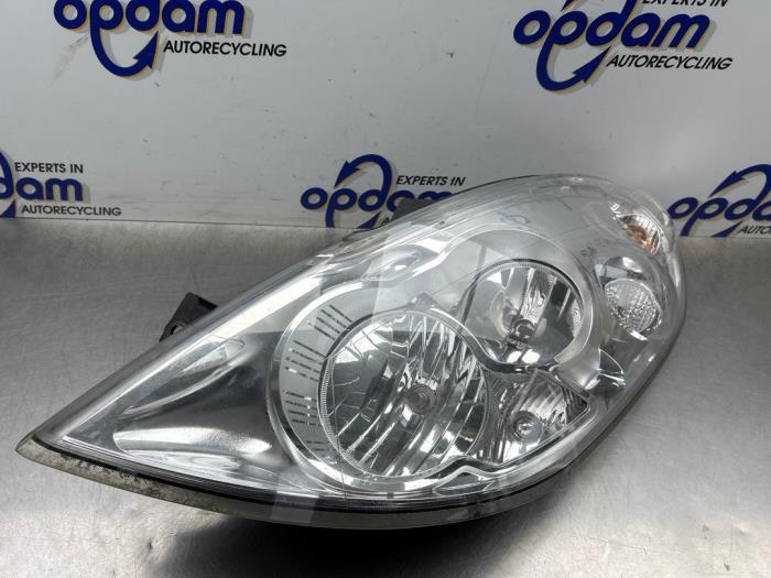 Używane Reflektor lewy Renault Master III (MA/MB/MC/MD/MH/MF/MG/MH) 2.3 dCi 16V Cena € 175,00 Procedura marży oferowane przez Gebr Opdam B.V.