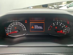 Engine from a Peugeot 208 II (UB/UH/UP) 1.2 Vti 12V PureTech 100 2022