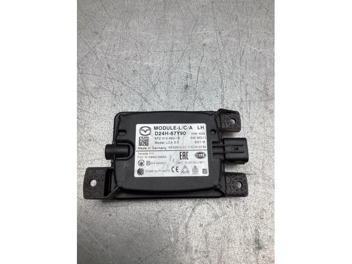 Begagnade Dödvinkelsensor Mazda CX-3 (DJ/DK) 2.0 SkyActiv-G 120 Pris € 150,00 Marginaltabell erbjuds av Gebr Opdam B.V.