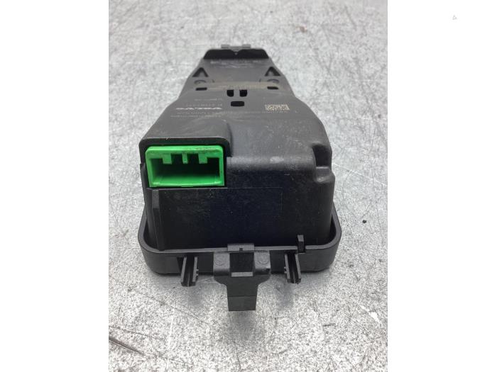 Gebrauchte Bremsassistent Sensor Volvo V70 (BW) 1.6 T4 16V Preis € 35,00 Margenregelung angeboten von Gebr Opdam B.V.