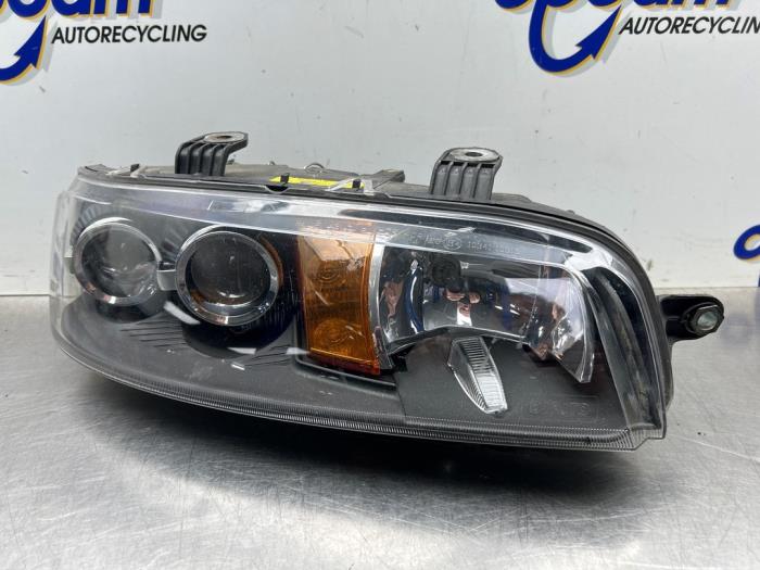 Używane Reflektor prawy Fiat Punto II (188) 1.2 60 S Cena € 40,00 Procedura marży oferowane przez Gebr Opdam B.V.