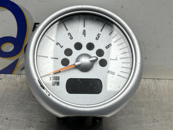 Używane Obrotomierz BMW Mini (R50/53) 1.6 16V Cooper Cena € 40,00 Procedura marży oferowane przez Gebr Opdam B.V.