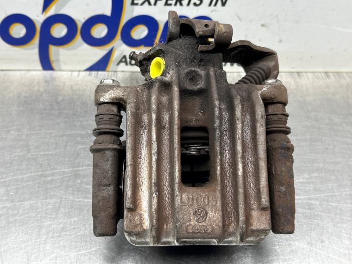 Gebrauchte Bremszange links hinten Volkswagen Golf IV (1J1) 1.6 Preis € 30,00 Margenregelung angeboten von Gebr Opdam B.V.
