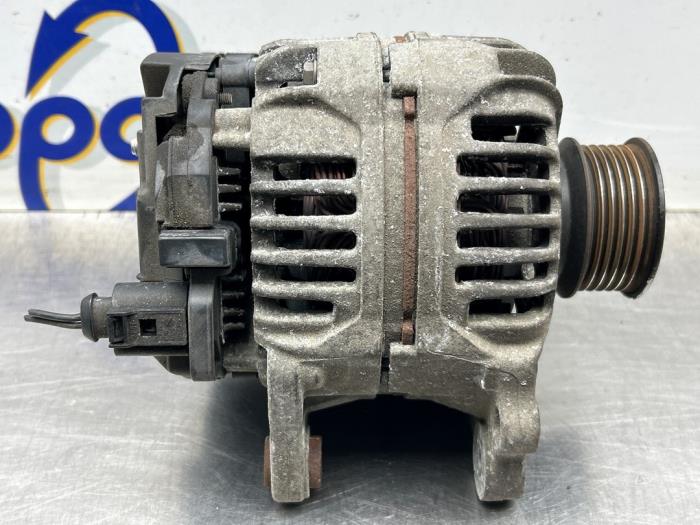 Gebrauchte Dynamo Volkswagen Golf IV (1J1) 1.6 Preis € 50,00 Margenregelung angeboten von Gebr Opdam B.V.