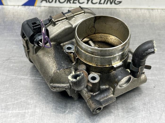 Gebrauchte Drosselklappengehäuse Volkswagen Golf IV (1J1) 1.6 Preis € 70,00 Margenregelung angeboten von Gebr Opdam B.V.