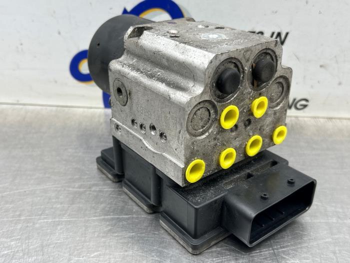 Begagnade ABS-pump Saab 9-3 II Sport Sedan (YS3F) 1.8t 16V Pris € 111,00 Marginaltabell erbjuds av Gebr Opdam B.V.