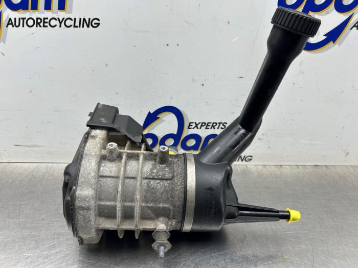 Usagé Pompe de direction Citroen C4 Grand Picasso (UA) 1.6 16V THP Sensodrive,GT THP Prix € 100,00 Règlement à la marge proposé par Gebr Opdam B.V.