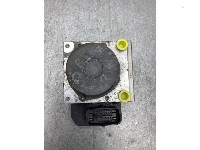 Used ABS pump Toyota iQ 1.0 12V VVT-i Price € 200,00 Margin scheme offered by Gebr Opdam B.V.