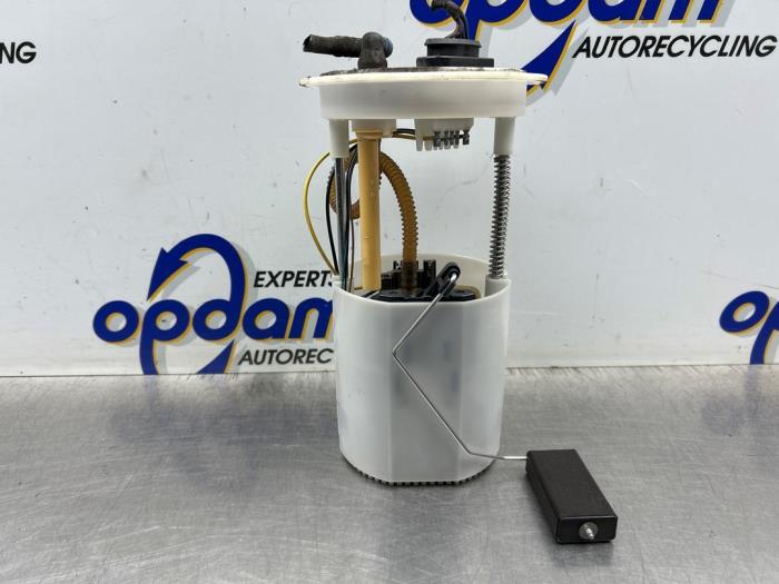 Gebrauchte Bensinpump Seat Leon (1P1) 1.6 Preis € 50,00 Margenregelung angeboten von Gebr Opdam B.V.