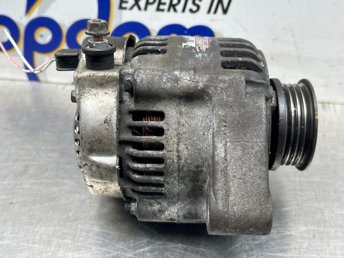 Begagnade Dynamo Daihatsu Cuore (L251/271/276) 1.0 12V DVVT Pris € 50,00 Marginaltabell erbjuds av Gebr Opdam B.V.