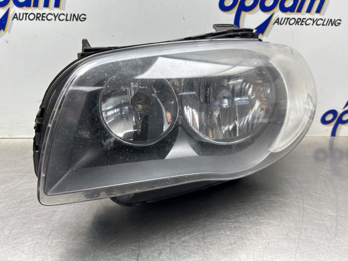 Używane Reflektor lewy BMW 1 serie (E81) 118d 16V Cena € 75,00 Procedura marży oferowane przez Gebr Opdam B.V.
