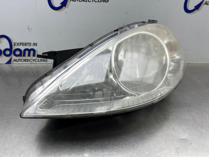 Używane Reflektor lewy Mercedes A (W169) 1.5 A-150 5-Drs. Cena € 50,00 Procedura marży oferowane przez Gebr Opdam B.V.