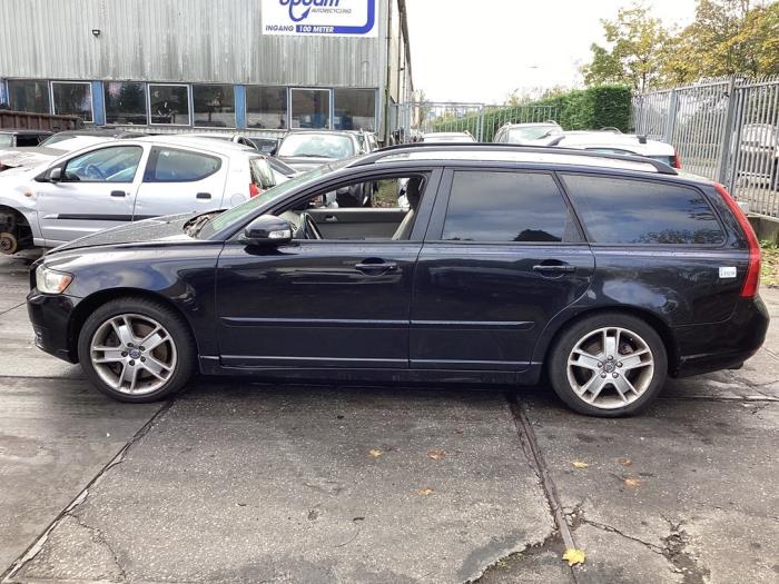 Usagé Train arrière complet Volvo V50 (MW) 2.0 D4 20V Prix € 150,00 Règlement à la marge proposé par Gebr Opdam B.V.