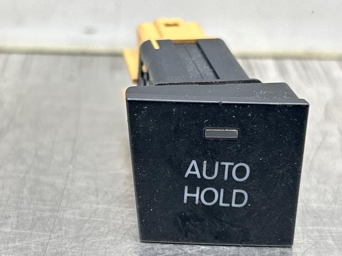 Gebrauchte Handbremse Schalter Volkswagen Passat Variant (3C5) 3.2 FSI V6 32V 4Motion Preis € 20,00 Margenregelung angeboten von Gebr Opdam B.V.