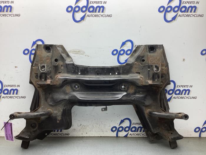 Usados Subchasis Opel Crossland (X) 1.2 Turbo 12V Precio € 100,00 Norma de margen ofrecido por Gebr Opdam B.V.
