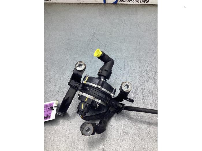 Begagnade Extra vattenpump Kia Niro I (DE) 1.6 GDI Hybrid Pris € 30,00 Marginaltabell erbjuds av Gebr Opdam B.V.