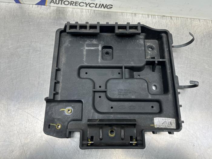 Begagnade Batterilåda Kia Picanto (JA) 1.0 DPi 12V Pris € 30,25 Inklusive moms erbjuds av Gebr Opdam B.V.