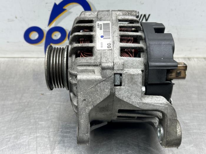 Gebrauchte Dynamo Volkswagen Passat (3B3) 1.8 Turbo 20V Preis € 70,00 Margenregelung angeboten von Gebr Opdam B.V.