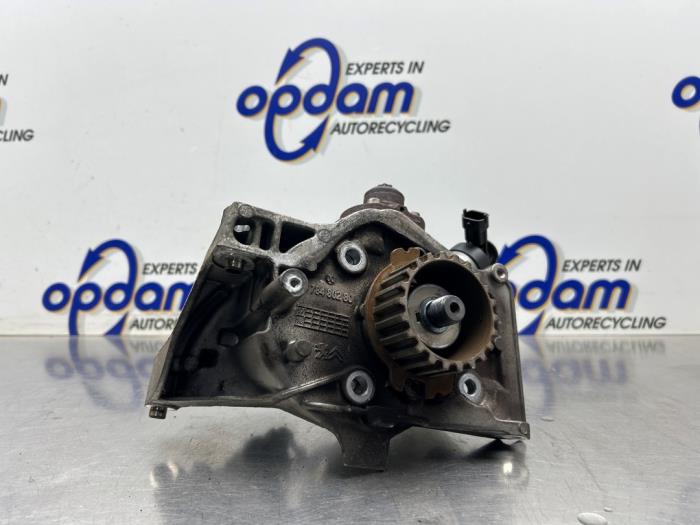 Gebrauchte Dieselpumpe Peugeot Partner (GC/GF/GG/GJ/GK) 1.6 BlueHDI 75 Preis € 200,00 Margenregelung angeboten von Gebr Opdam B.V.